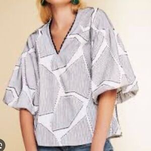 HUNTER BELL White & Gray Geometric V-Neck Puff Sleeve Top